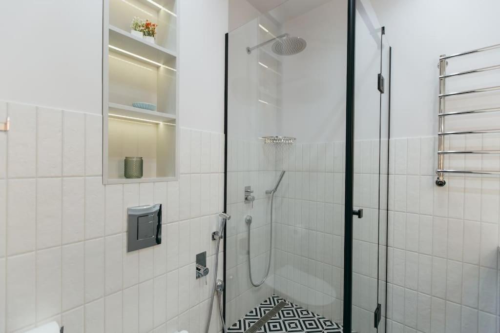 Atlant Luxury Apartments On Golovna Навпроти Тц Депот, Безконтактне Заселення Černivci Esterno foto