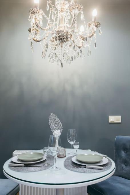 Atlant Luxury Apartments On Golovna Навпроти Тц Депот, Безконтактне Заселення Černivci Esterno foto