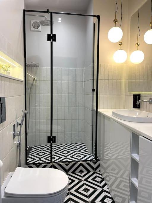 Atlant Luxury Apartments On Golovna Навпроти Тц Депот, Безконтактне Заселення Černivci Esterno foto