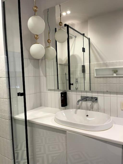 Atlant Luxury Apartments On Golovna Навпроти Тц Депот, Безконтактне Заселення Černivci Esterno foto