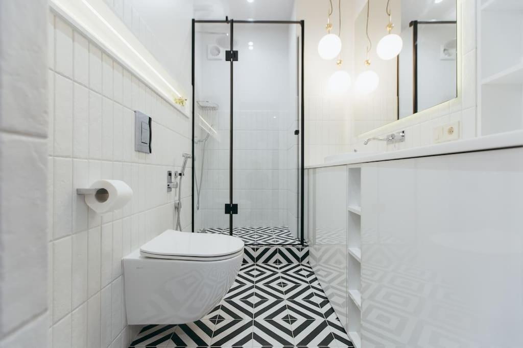 Atlant Luxury Apartments On Golovna Навпроти Тц Депот, Безконтактне Заселення Černivci Esterno foto