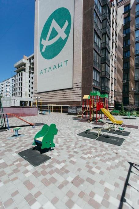 Atlant Luxury Apartments On Golovna Навпроти Тц Депот, Безконтактне Заселення Černivci Esterno foto